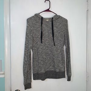 Light gray knit sweatshirt with pockets and hoodie